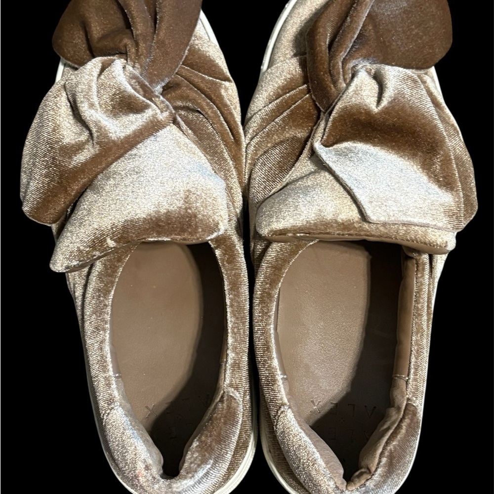 Alex + Alex Velvet Bow Platform Tennis Shoes Hello Fall 😍 - Picture 7 of 10
